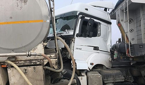 Otoyolda 14 araç birbirine girdi!