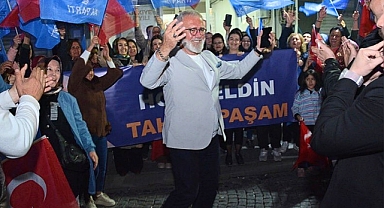 AK Parti Adayı Yenişehirlioğlu, Seyitahmet Mahallesinde mitingler düzenledi