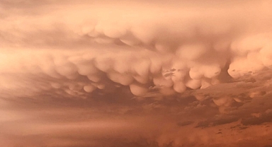 Akhisar’da bulutlar görsel şölen yaşattı