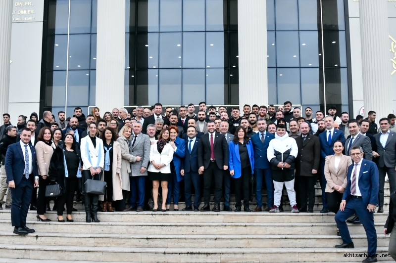 Meral Akşener Manisa'da: Yerel Seçimlere Hür ve Müstakil Giriyoruz - Siyaset - Akhisar Haber