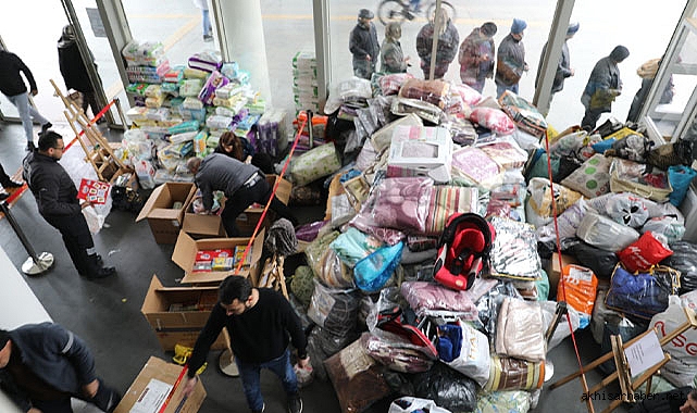 Akhisar Belediyesi deprem yardımlarını toplamaya devam ediyor