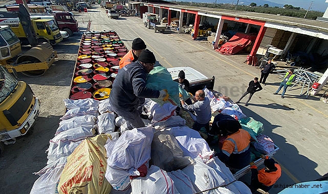 Akhisar'da depremzedeler için üretilen varil sobalar yola çıktı