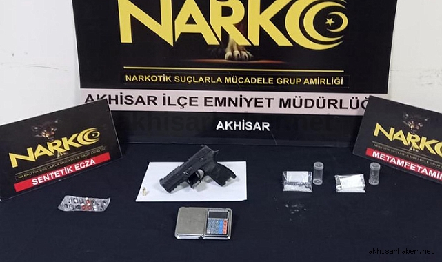 Akhisar'da durdurulan 2 araçta uyuşturucu madde bulundu