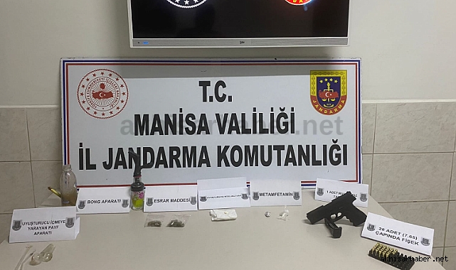 Akhisar'da durdurulan araçta esrar ve uyuşturucu ele geçirildi