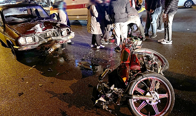 Akhisar'da feci kazada motosiklet sürücüsü yaralandı