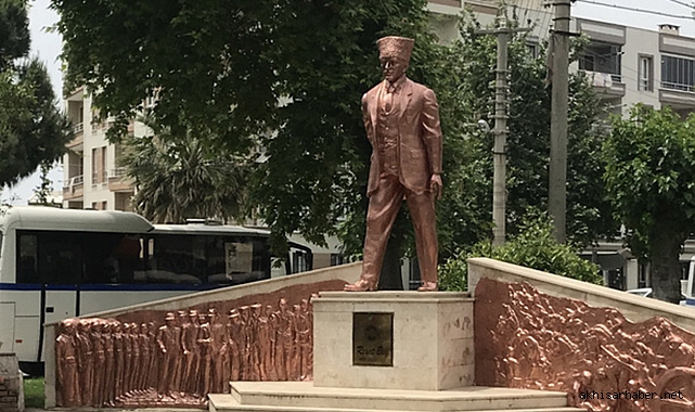 Akhisar’da Reşat Bey anıtında bakım çalışması