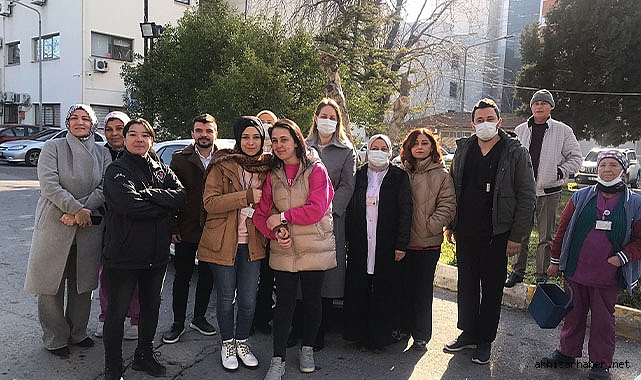 Akhisar'dan 18 gönüllü sağlıkçı deprem bölgesinde