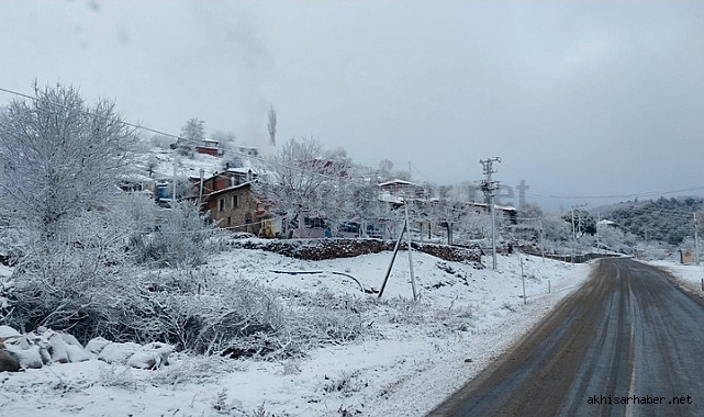 Akhisar-Gördes arası beyaza büründü