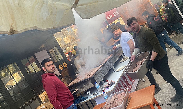 Akhisar'ın köfteleri depremzede Hataylılara ulaştı