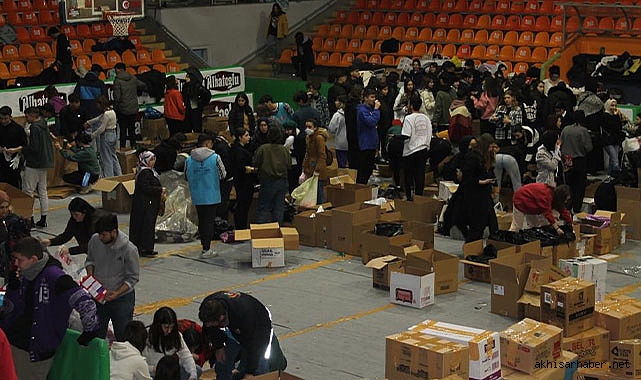 Akhisarlı gençlerden dayanışma örneği