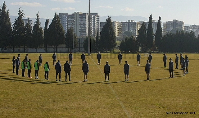 Akhisarspor tekrar topbaşı yaptı