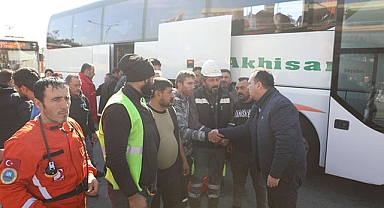 Deprem bölgesindeki AFAD Gönüllüleri ve Madenciler Akhisar'a geldi