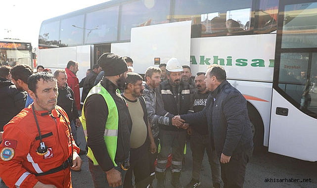 Deprem bölgesindeki AFAD Gönüllüleri ve Madenciler Akhisar'a geldi