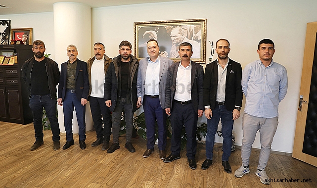 Deprem bölgesinden gelen madencilerden Başkan Dutlulu'ya ziyaret