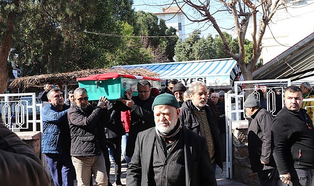 Depremde hayatını kaybeden öğretmen son yolculuğa uğurlandı