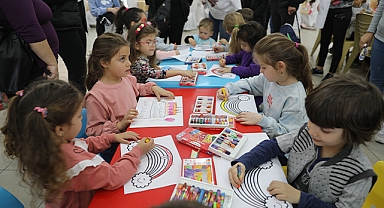 Depremzede ve Akhisarlı çocuklar Çocuk atölyesinde buluştu