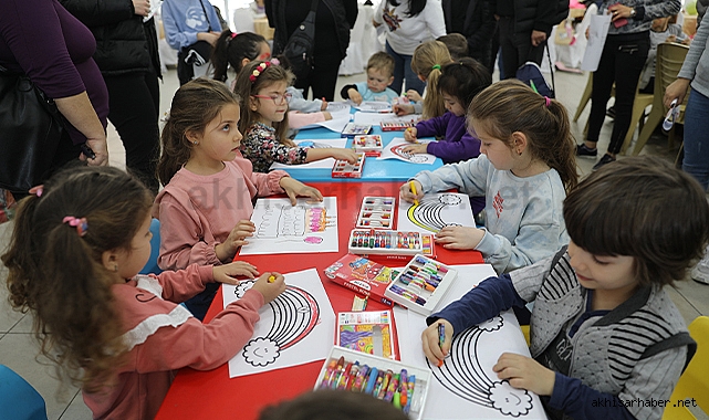 Depremzede ve Akhisarlı çocuklar Çocuk atölyesinde buluştu