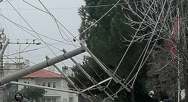 Fırtına Zeytinliova Mahallesinde etkili oldu