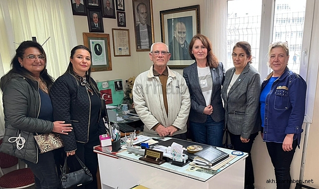 İYİ Parti Akhisar İlçe Kadın Kollarından Muhtarlara ziyaret