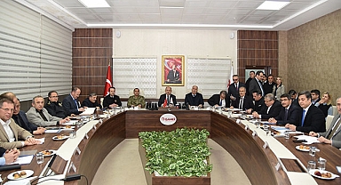 Manisa'dan deprem bölgesine giden yardımlar değerlendirildi