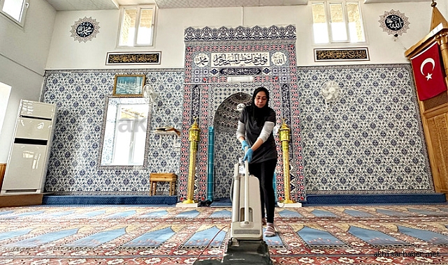 Akhisar Belediyesi'nden Ramazan ayı öncesi camilerde kapsamlı temizlik