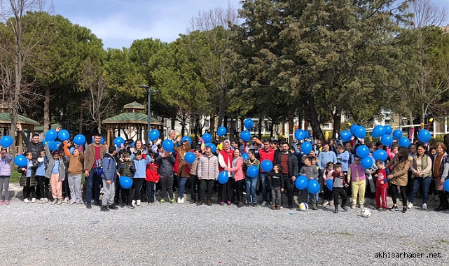 Akhisar'da farkındalık koşusu yapıldı