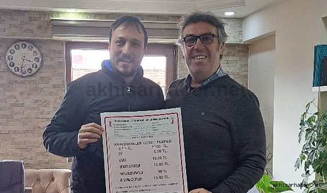 Akhisar'da kahvehanelerdeki çay 5 lira oldu