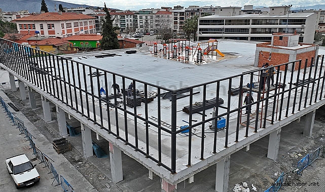 Akhisar'ın en gözde mekanı olacak merkezde sona gelindi