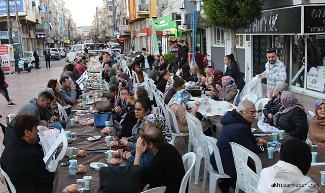 Akhisarlılar, Sevgiyolu esnafının iftarında buluştu