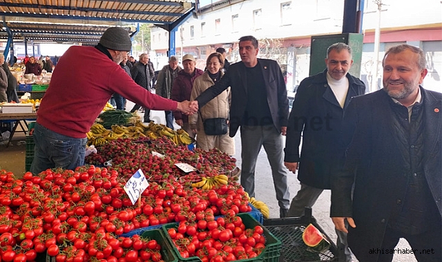 Altılı masanın Akhisar ilçe teşkilatları pazarcı esnafını ziyaret etti
