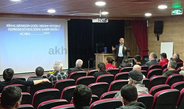 Depremin zarar verdiği yapılar Akhisar'da masaya yatırıldı