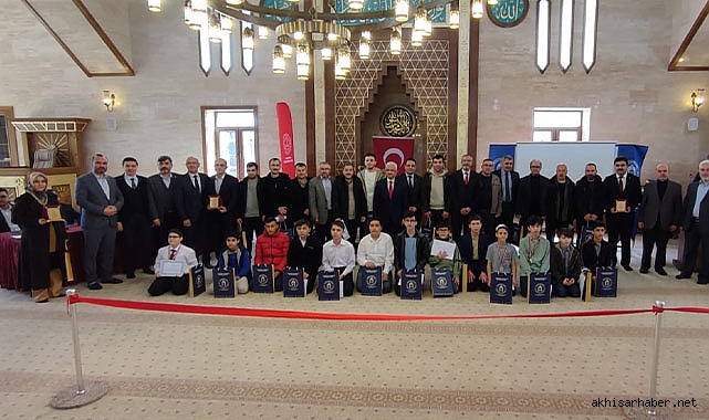 Genç Sada Kur'an-ı Kerim Güzel Okuma il finalleri Akhisar'da yapıldı