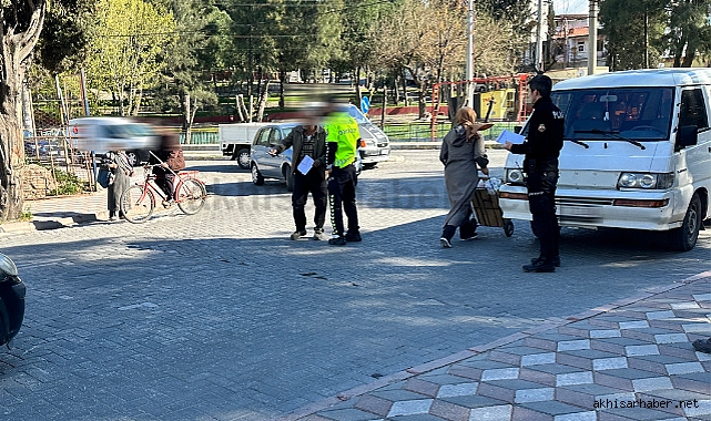 Kamyonet ile elektrikli bisiklet kazası 1 yaralı