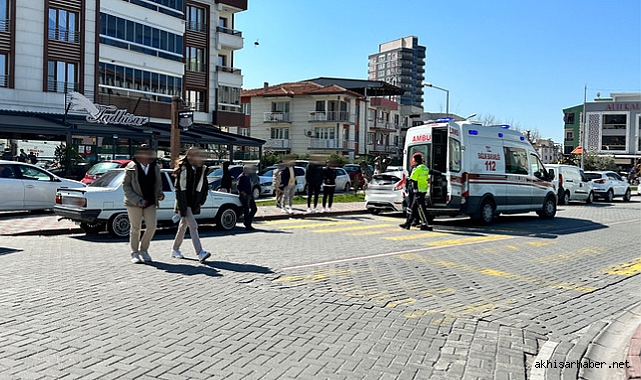 Kamyonetin çarptığı yaya hafif yaralandı