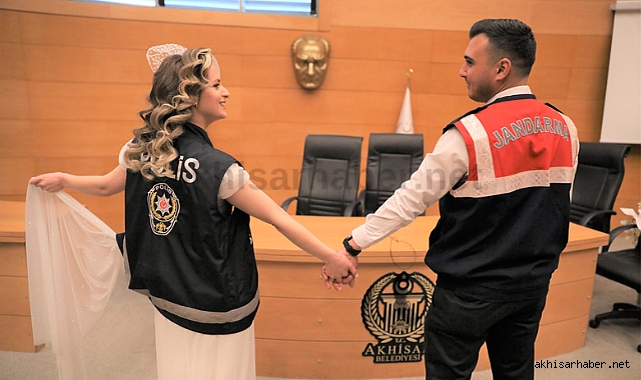 Polis ve Jandarma personeli üniformaları ile dünya evine girdi