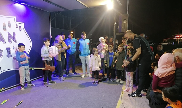 Ramazan sokağı Akhisar'da büyük bir coşkuyla açıldı