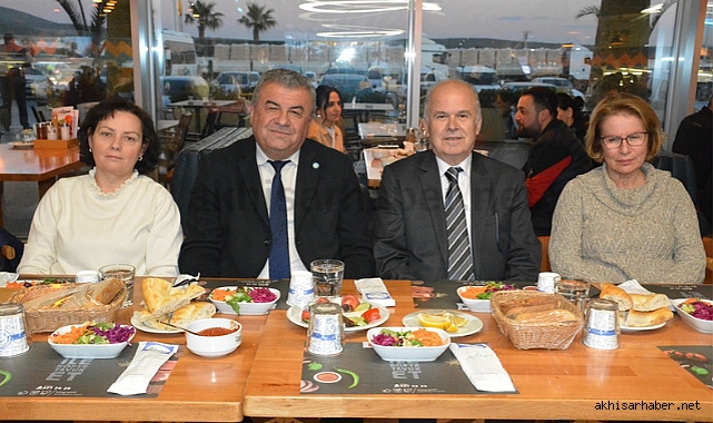 Sedat Tetiker, İYİ'leri iftar yemeğinde bir araya getirdi