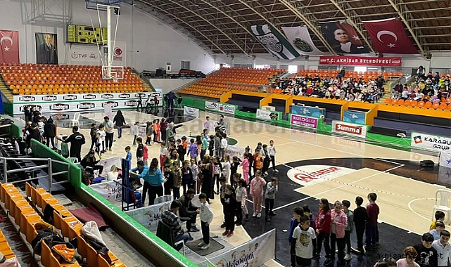 Sportif Yetenek Taramaları Akhisar Kapalı Spor Salonu'nda devam ediyor