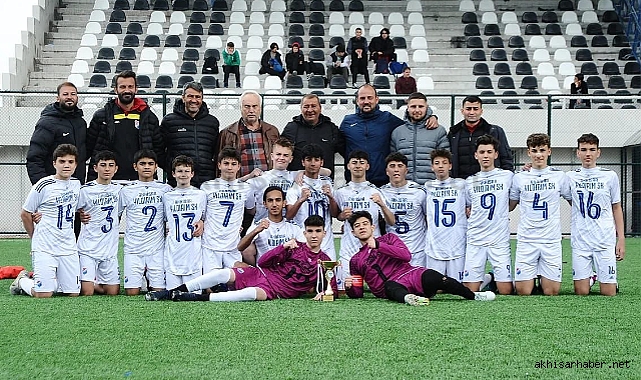 16 yaş Yıldırımspor takımı Manisa il şampiyonu oldu