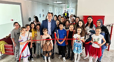 75 çocuğun da bulunduğu Çini sergisi açıldı