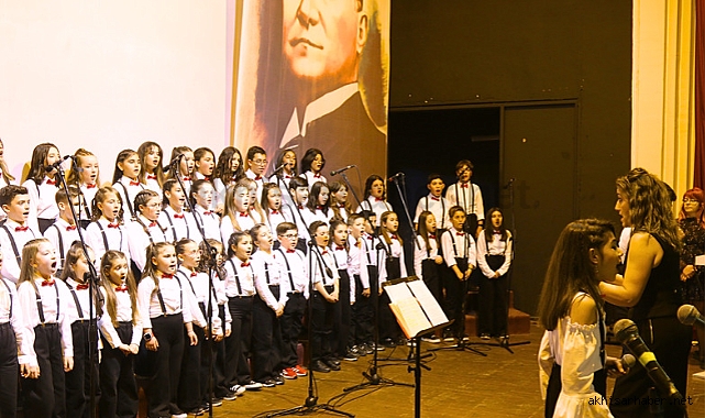 Akhisar Belediyesi Çocuk Korosundan muhteşem konser