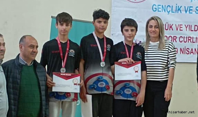 Akhisar Mehmet Keskinoğlu Ortaokulu bölge ikincisi oldu