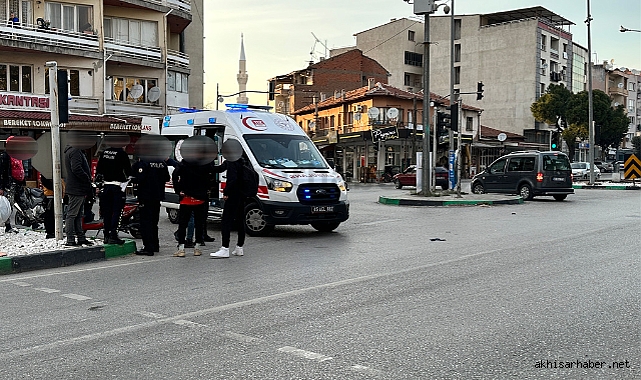 Akhisar Zeytinliova kavşağında yine kaza 1 yaralı