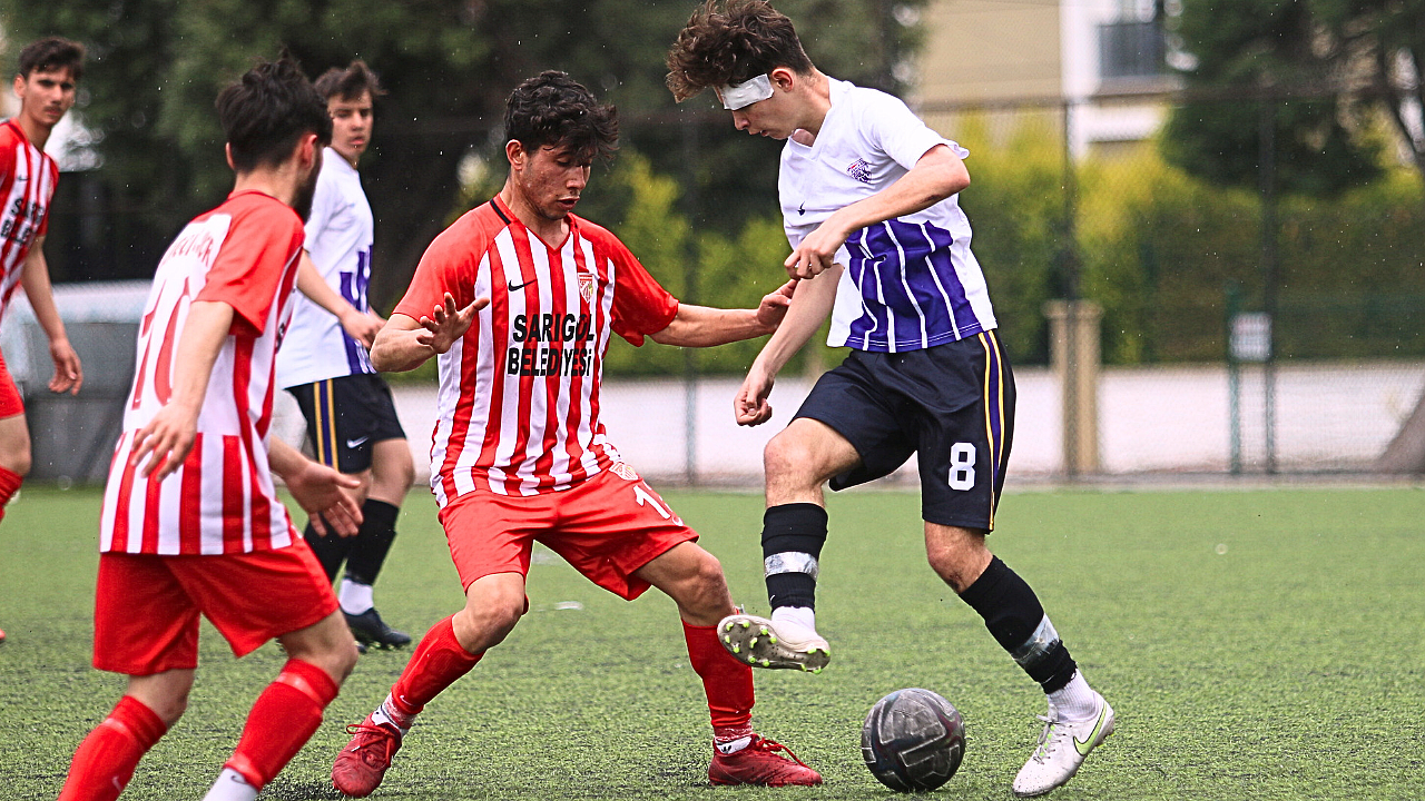 Akhisargücü U18 takımı, evinde Sarıgöl Belediyespor'a kaybetti