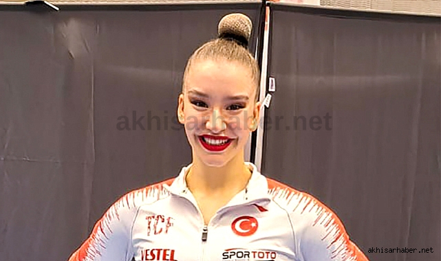 Akhisarlı Ayşe Begüm Onbaşı, Çekya'dan gümüş madalya ile dönüyor