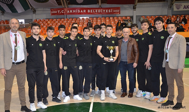 Akhisarlı genç basketçiler Anadolu Şampiyonasına gidiyorlar