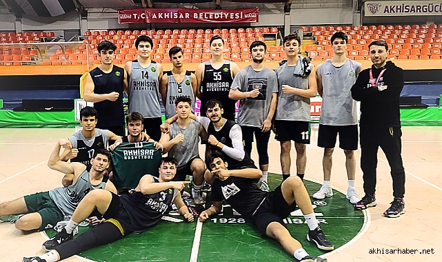 Akhisarlı U18 devler şampiyonaya hazır