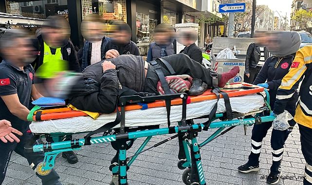 Otomobil, akülü tekerlekli engelli aracına çarptı 1 yaralı