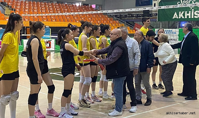 Şampiyona öncesi Akhisargücü Voleybolda bayramlaşma
