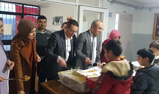 Yayakırıldık Reşat Öztürk İlköğretim okulu iftarda buluştu